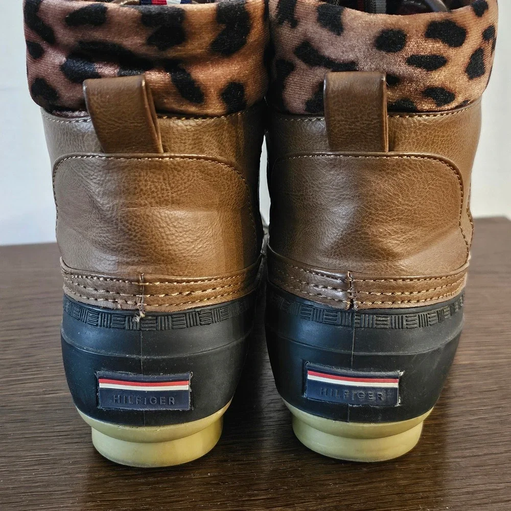 Tommy Hilfiger Women Leopard Print Duck Boots Brown Black Size 8M Lace Up Rain
